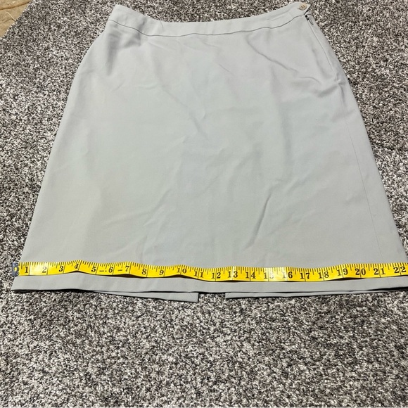 Giorgio Armani Business Casual Skirt W/ Back Slit, Size 46 Grey / Beige - Picture 3 of 10